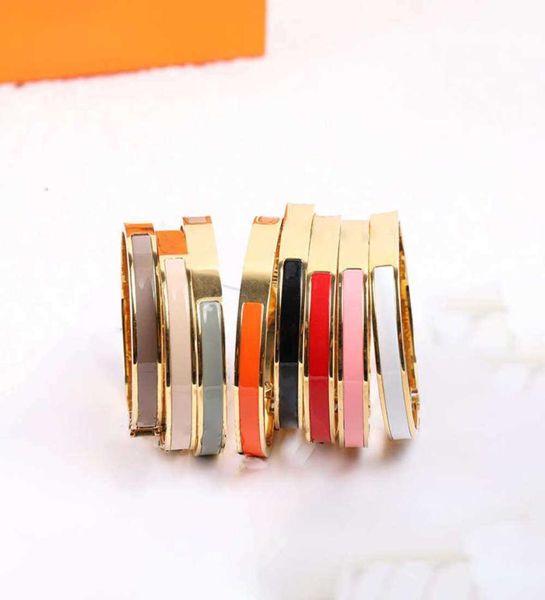 Moda feminina039s pulseira não desbota pulseiras clássicas versão estreita designs pulseiras banhadas a ouro amor joias festa8121852