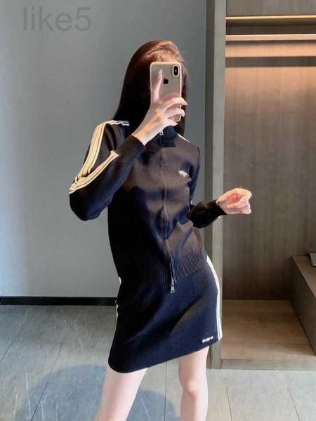 Vestido de duas peças Designer Marca Esportes Estilo Terno de Malha, Cardigan Saia Curta Conjunto de Duas Peças para Mulheres Outono Nova Luz Sal Madura Moda Animada WXG6