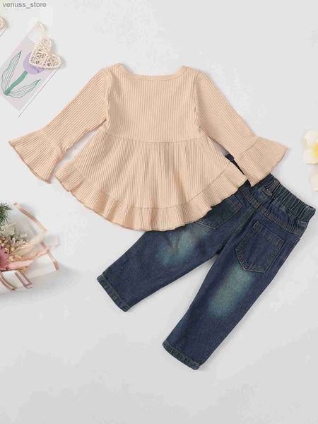 Set di abbigliamento da 2 pezzi da 2 pezzi a costiera top a manica lunga jeans strappato set arredamento a volant outfit casual abiti per bambini per la primavera