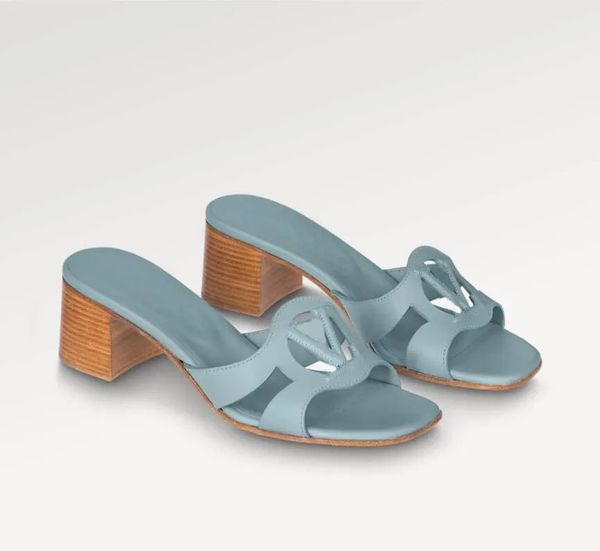 2024 Isola Mule Schuhe Damen Sandale mit Slide-Absatz Luxus-Design Flip-Flop-Freizeitsandalen zum Hineinschlüpfen ausgeschnittenem Leder Mode niedriger Blockabsatz Top-Qualität Größe 35-43EU Schneller Versand