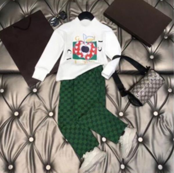 Moda para niños Plus Conjuntos de ropa de moda cálida de terciopelo Moda británica Otoño e invierno Tesoros para niños y niñas Algodón de lujo Sudadera con capucha Falda pantalones AAAAA