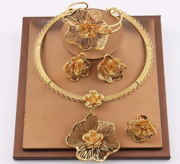 Orecchini Collana Dubai Set di gioielli in oro color per le donne Set di anelli per braccialetti per costumi da sposa nigeriani a forma di fiore africano9300882