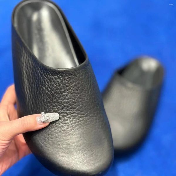 Terlik Erkekler Traend Yaz El Yapımı Yarım Siyah Erkekler Orijinal Deri Roman Sandalet 2023 Moda Günlük Kadın Daireleri Ayakkabıları