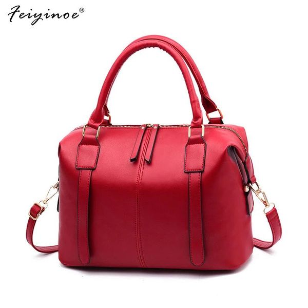 Bolsas Bolsa de ombro feminino feminino 2022 Vintage Bola feminina barata Lady Lady Small Crossbody Bags Couro Rivet Doctor Bag de estilo quadrado de estilo