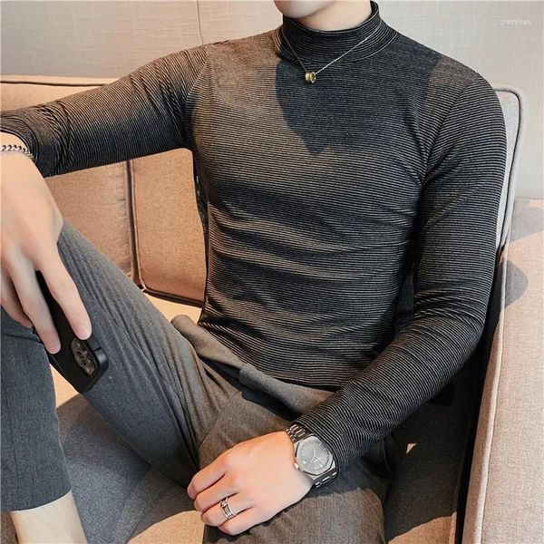 Camicie da uomo 2024 a maniche lunghe addensato camicia a strisce a strisce in stile coreano in forma maschio magliette maschile a base maschio t-shirt a autunno mock collo tops caldo tops