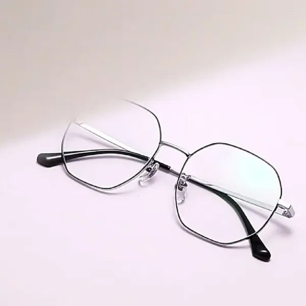 Sonnenbrillen Rahmen hochwertige Ultra -Licht -Beta -Titangläser Koreanische Version Trend Polygon Rahmen Großhandel Brillen