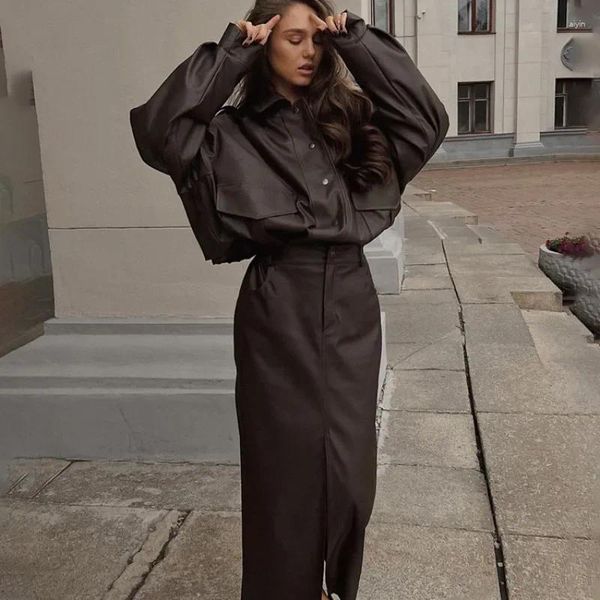 Arbeitskleider Mode PU Leder Rock Sets für Frauen 2 Stück elegante y2k schicke Langarm -Taschenmantel hoher Taillenkörperröcke Anzüge