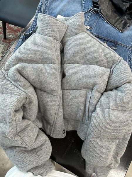 Trench da donna 2023 Versione coreana di giacca grigia in cotone grigio di alto grado inverno collare a pelo corto crollo addensato 577