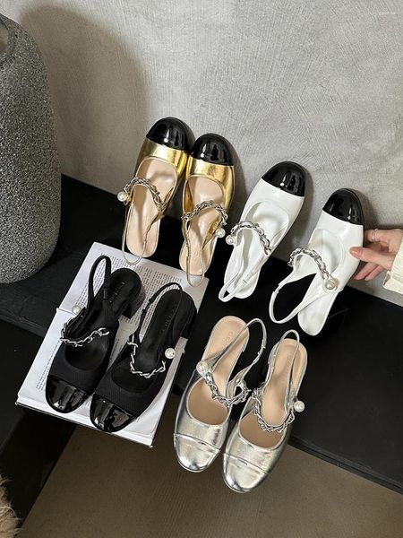 Sandalen runde Zehen Frauen schwarz silberne Weißgolden-Sommer-Kleiderschuhe 2024 Ankunft mit niedrigem Heeled Perlen Design Modepumpen 35-39