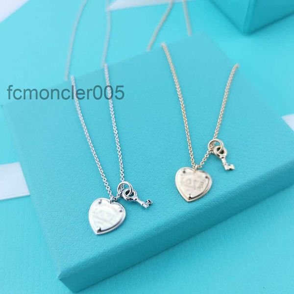 Populardesigner Small Luxury T Family T Family Pure Peach Heart Lock Chart Charclace Love Pingente grossa de 18k Mijin Jewelry JQDM