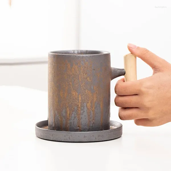 Tazze da 600 ml di tazza di caffè in ceramica vintage in stile giapponese di grande capacità latte di tè alla glassa ruggine con maniglia in legno tazza di acqua