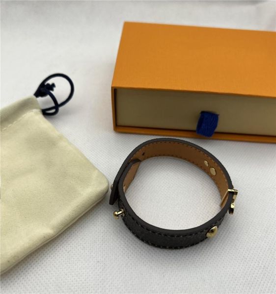 I braccialetti dei migliori designer del mondo Dropship Fashion Classic piatto cinturino in pelle marrone PU con braccialetti con ciondolo in metallo con testa di blocco5313187