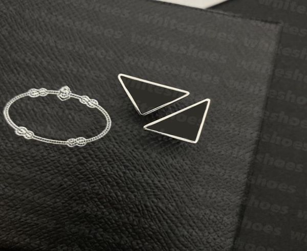 Orecchini a forma di triangolo Designer di lusso Orecchino Eardrop Donna Uomo Moda Borchie Orecchini con stampa di lettere8903318