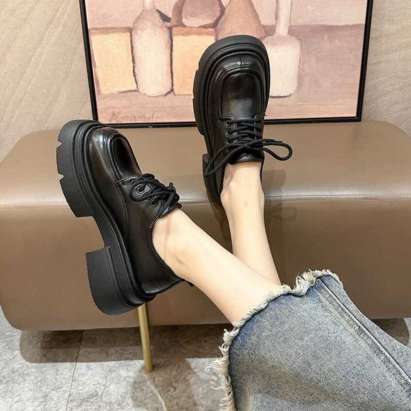 Scarpe eleganti di classe da donna in pelle piccola autunno stile britannico versatile suola spessa con lacci altezza Jk singolo