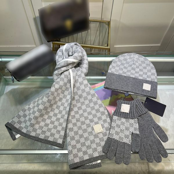 Winter-warmer Schal, Mütze und Handschuhe-Set für Herren und Damen, klassische karierte Schals, luxuriöse Wollmützen, Sport-Strickmützen, Designer-Fleece-Handschuh-Set mit geteilten Fingern