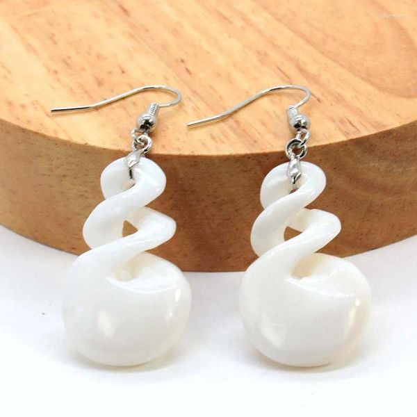 Brincos dangle Kft Natural White Shell Spiral Hook Mulheres Brincando Mãe da Pearl Bell Ringer Eardrop Jóias Meninas de Prata Cor