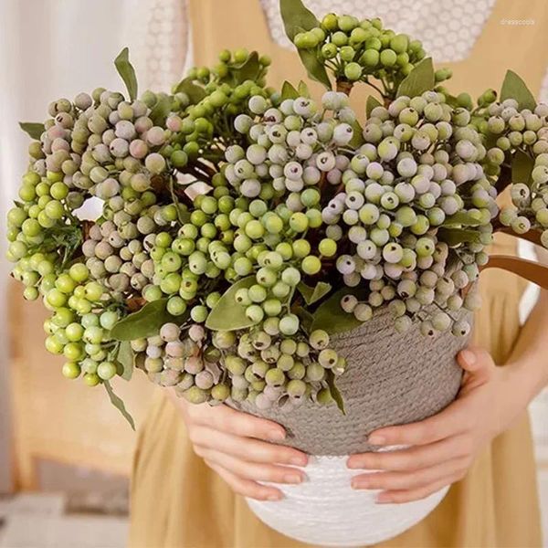 Dekorative Blumen 1PC künstliche grüne Schaumschaum Berrypflanzen Branch für Weihnachtsdekoration Beeren DIY Home Hochzeit Blumenstrauß Party Blume