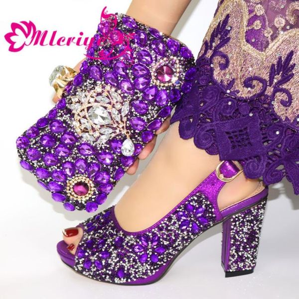 Ultimo set di scarpe e borse abbinate al colore viola decorato con strass Set di scarpe e borse nigeriane per donna Scarpe e borse italiane3621846