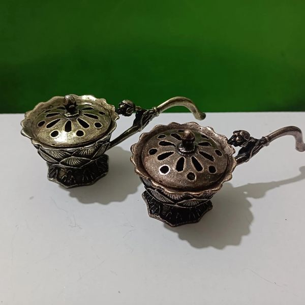 Vintage handgehaltener Lotus-Räucherstäbchen, kleiner Turm, Räucherstäbchen, Sandelholz, Teezeremonie, Teehaustier-Ornamente, Nachahmung von Bronze, 231225