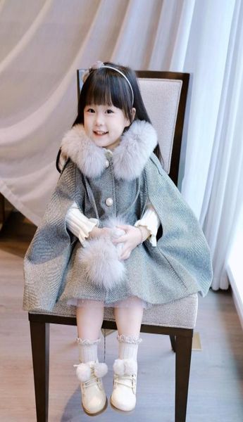 Baby Mädchen Poncho aus echtem Fuchspelz Winter Säugling Kleinkind Kind Prinzessin Kapuzenumhang Pelzkragen Mädchen Outwear Mantel Top Warme Kleidung 213526963