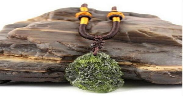 Collana di corda apotropaica energetica con pendente in pietra di cristallo aeroliti verde Moldavite naturale Salute dalla guarigione ceca Reiki9774391