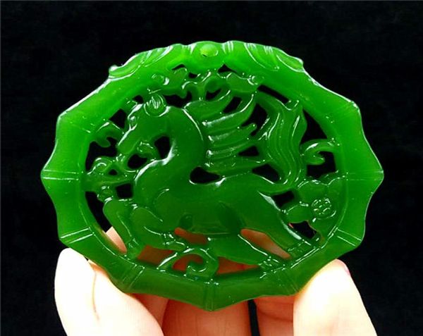 Natürliche grüne Jade Halskette Anhänger Seil Glück Amulett Edelstein Pferd Feine Statue Anhänger Kollektion Sommer Ornamente Naturstein5128717