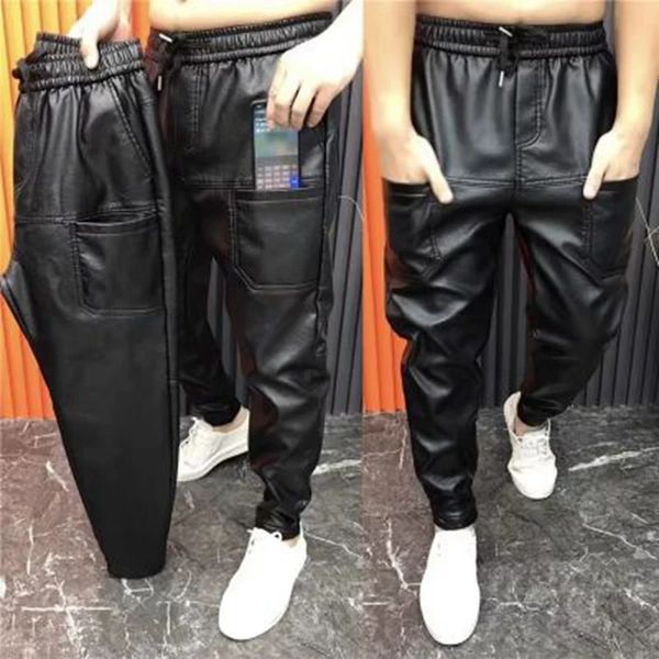 Мужские кожаные брюки с эластичной резинкой на талии, искусственные джоггеры с карманами на молнии, черная уличная одежда, тонкие брюки-карандаш, одежда 231225