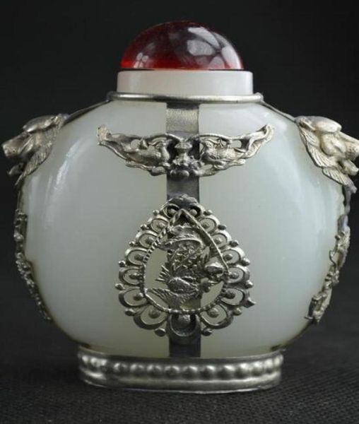 Colecionáveis vintage chineses feitos à mão branco jade blindado dragão leão garrafa de rapé 6009722
