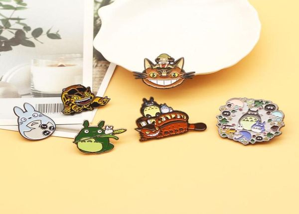 Broche de ônibus de gato meu vizinho totoro emblema gato amarelo esmalte pino fofo anime fãs amantes acessórios decoração3530336