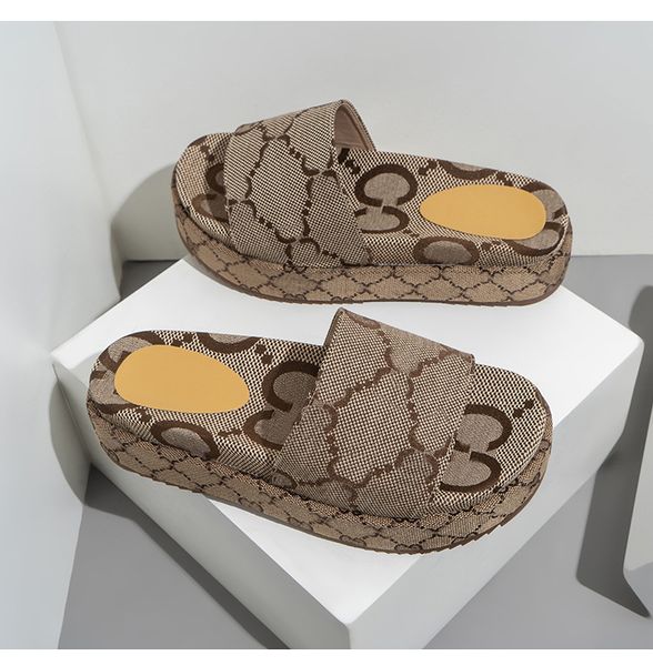 Lüks platform slayt daireleri sandalet moda marka bayanlar sıcak tasarımcı slaytlar plajı her ikisi de G gündelik düz terlik sandal katır topuklu ayakkabılar