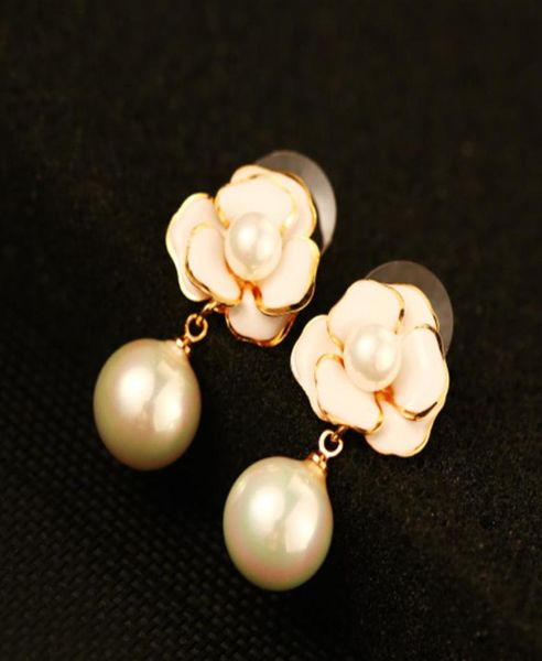 Nuovo classico alla moda stilista camelia fiore elegante perla pendente goccia perno orecchini pendenti lampadario per donna ragazze7147559