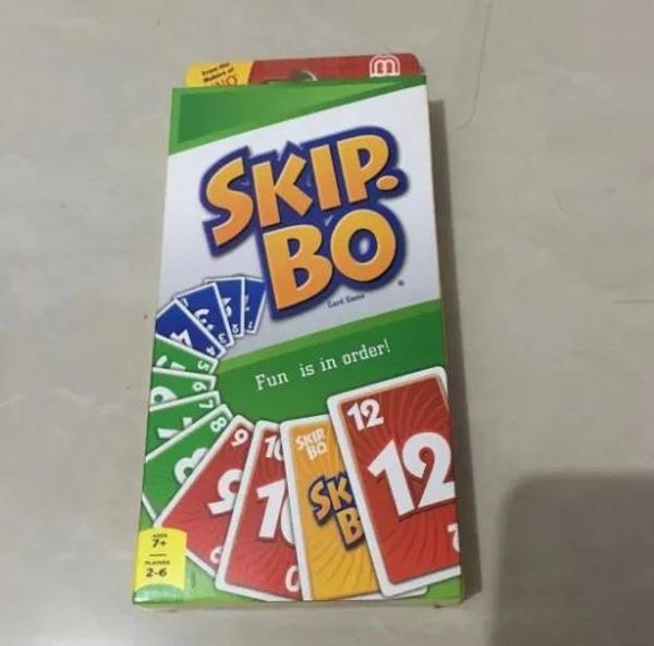 Fornisce il nuovo gioco di carte Skip Bo Carta da gioco per il divertimento della festa degli amici di famiglia