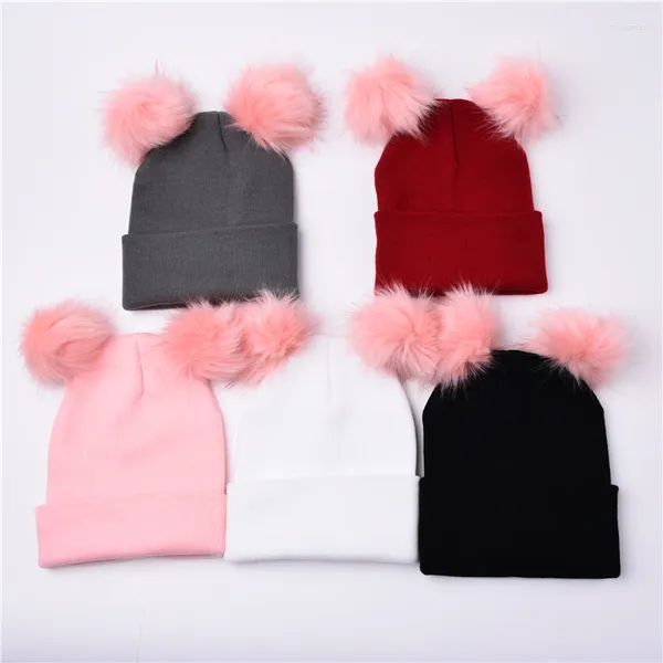 Berets Mode Frauen Zwei Faux Pelz Pompom Winter Hut Für Mädchen Persönlichkeit Beanies Hüte Gestreiften Damen Warme Nette Gestrickte Kappe
