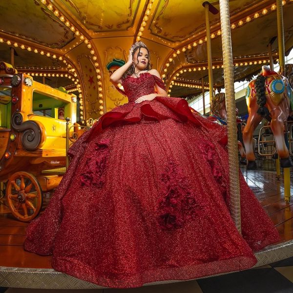 Бордовое блестящее бальное платье Quinceanera платья 2024 г., расшитое бисером 3D цветочная аппликация, кружевное платье Sweet 16, корсет на шнуровке Vestidos De 15 Anos