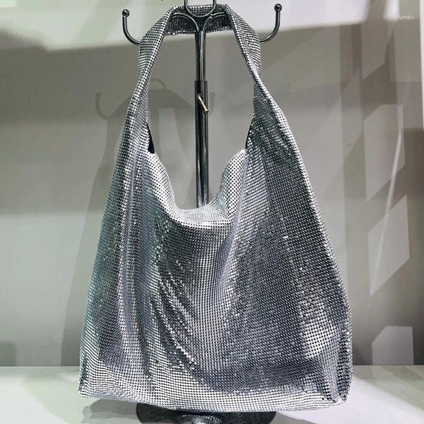 Bolsas de noche Bolsos metálicos para mujeres Diseñador de lujo Bolso de hombro delgado y bolso 2023 en hoja de aluminio ahueca hacia fuera la axila de roca