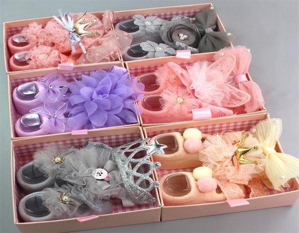 3-teiliges Set Geschenksets Spitze Blume Baby Mädchen Stirnband Socken Krone Bögen Neugeborenen Haarband Socken Po Requisiten für Baby Haarschmuck 29323257