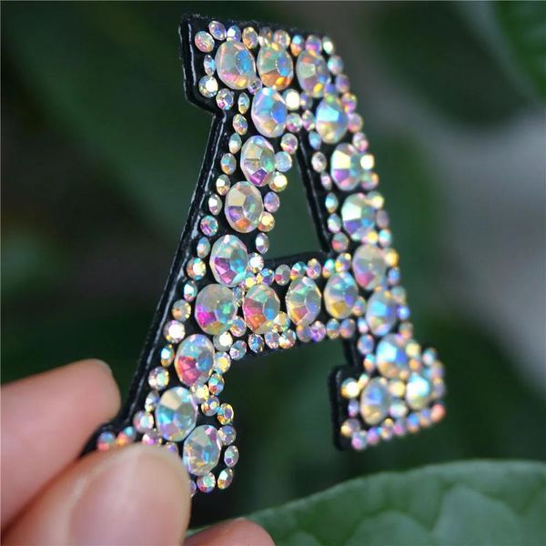 Perles 26 lettres strass Alphabet ABC coudre fer sur patchs arc-en-ciel brillant Badges pour nom bricolage robe jean Appliques décoration
