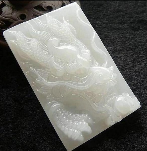 Neue natürliche Jade China weiß grün Jade Anhänger Halskette Amulett Glücksdrache weiße Fliege Statue Sammlung Sommer Ornamente natürlich 6021236