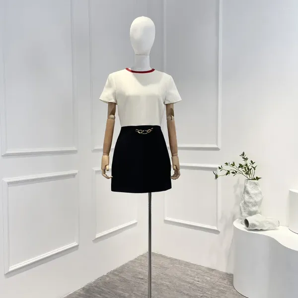 Partykleider 2023 Ankunft Top Qualität Sommer Seide Wolle Oansatz Schwarz Weiß Nähte Goldene Gürtel Frauen Slim Fit Minikleid