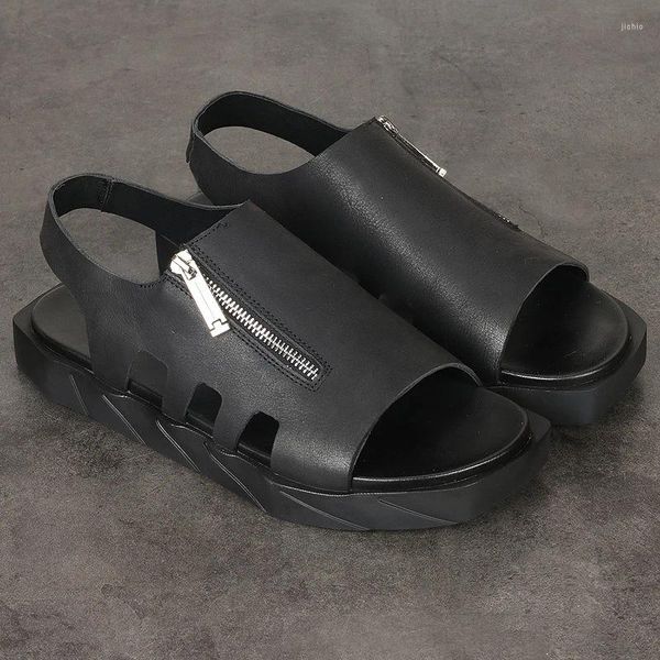 Sandali da uomo estivi in pelle di tendenza, scarpe da spiaggia aperte e traspiranti, tutto abbinato alla pelle bovina