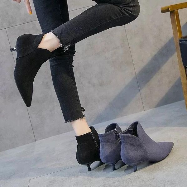 Pantofole akexiya caviglia stivali donne autunno 2021 Nuovo stivali per caviglie piccoli tacchi da donna autunno inverno e scarpe da donna veet a basso tacco