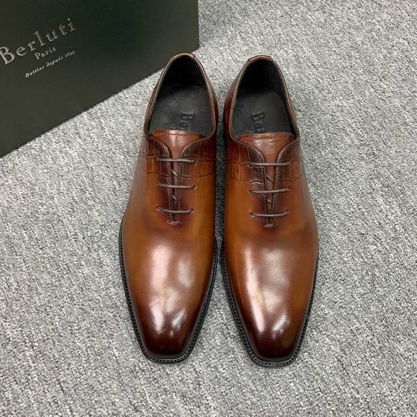 SCARPE DESIGNER BERLUTI SCARPE SCARICHE SIEKER SCARPE UOMINA UOMINA BERLUTI'S VENEZIA MENA VENEZIA SCARPE OXFORD SCARPE OXFORD MOTORE CROCODILE SCARPE IN PELLA FORMALE SCARPE