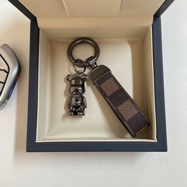 Designer di portachiavi in ​​pelle Black Metal Key Bear e Keychain Airseshoe Amante Auto Torchia fatto a mano Uomini da donna Accessori a ciondolo a ciondolo