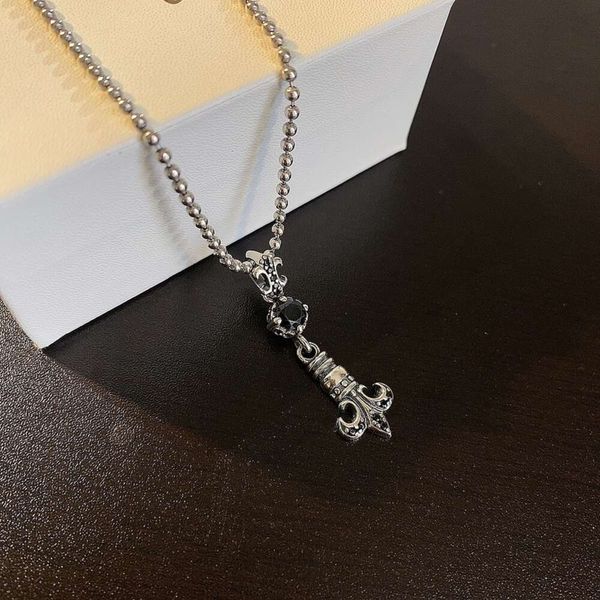 Designer CH Cross Luxury Chromes Collana a sospensione 925 Sterling Silver Retro Flower Fashion Style Versatile Vintage Heartchain Catena Magile Amante della catena Gift Eksg