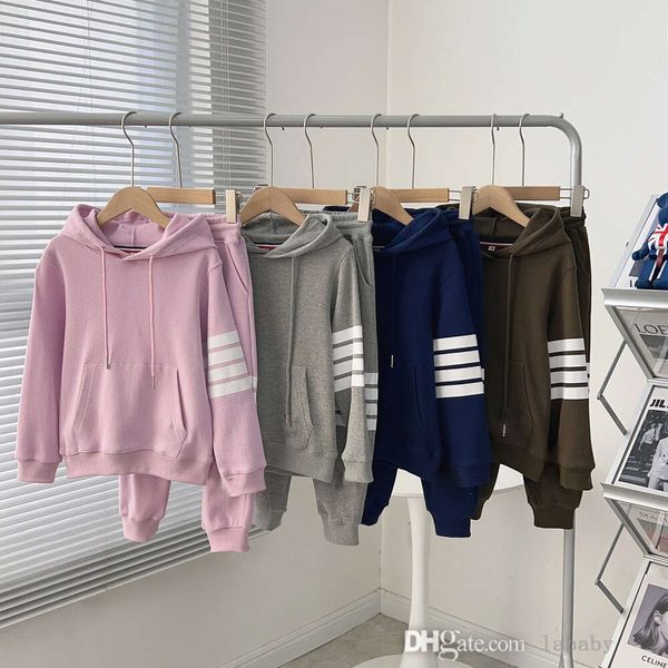 Spring Autumn Novo Kids Tracksuit Roupas Infantil Conjuntos de roupas da moda A marca de lazer de duas peças para meninos meninas de manga comprida capuz e roupas de moletom de moletom