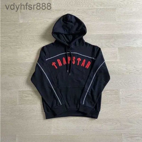 2023 Erkek Hoodies Trapstar Trailsuit Set Kemer Panel Kırmızı Harfler En Kalite İşlemeli Hoodie Jogging Pantolon İngiltere Londra High Street Hs1f