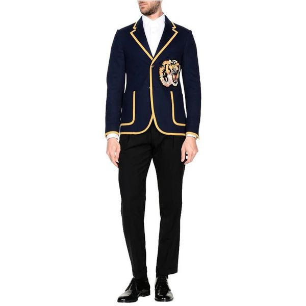 Giacca ricamata da tigre a 2 pezzi con pantaloni neri Style Style Groom Smoking Man Wedding Suit DressjackEtPants 231227 231227