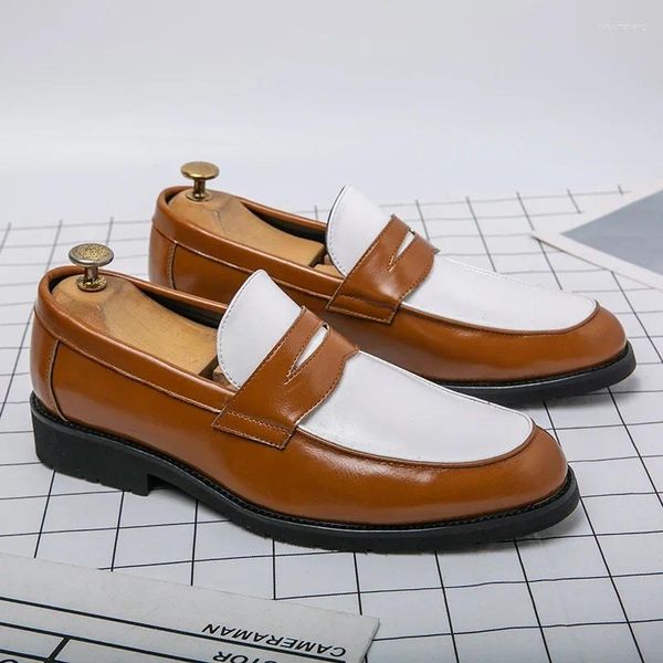 Kleidschuhe Mode Männer Loafer Slip On 2023 Klassischer britischer Stil Casual Social Leder Eleganter Bootsschuh