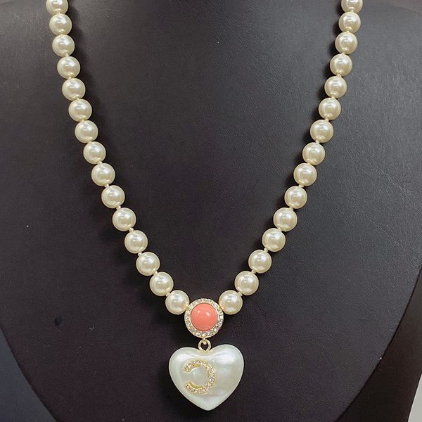 Gioielli di marca Designer Collana di perle di lusso Classico girasole Doppia lettera Ciondolo a forma di cuore intarsiato Strass Rosa Zircone Collane con ciondoli Regalo sorella