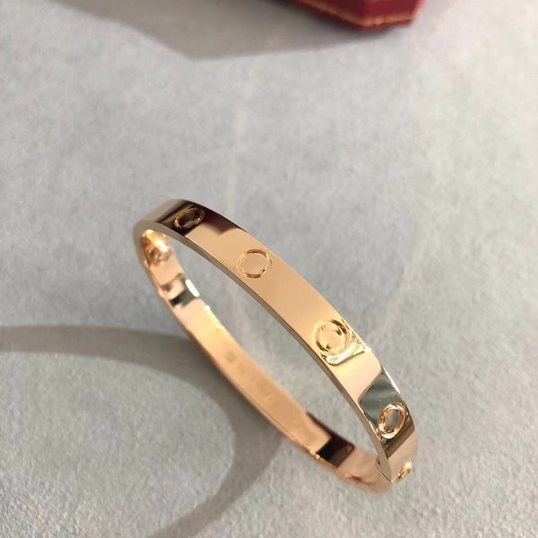 Bracciale di design in oro spesso di lusso di alta qualità per donna senza diamanti Bracciale in argento V-oro 18 carati Gioielli da sposa stile aperto con scatola